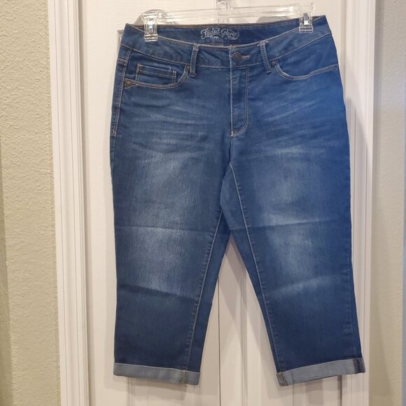 Faded Glory Capri Blue Jeans Womens 12 Stretch Dark Wash - Picture 1 of 4